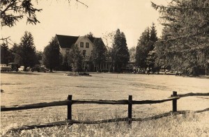 front-lawn-Main-House